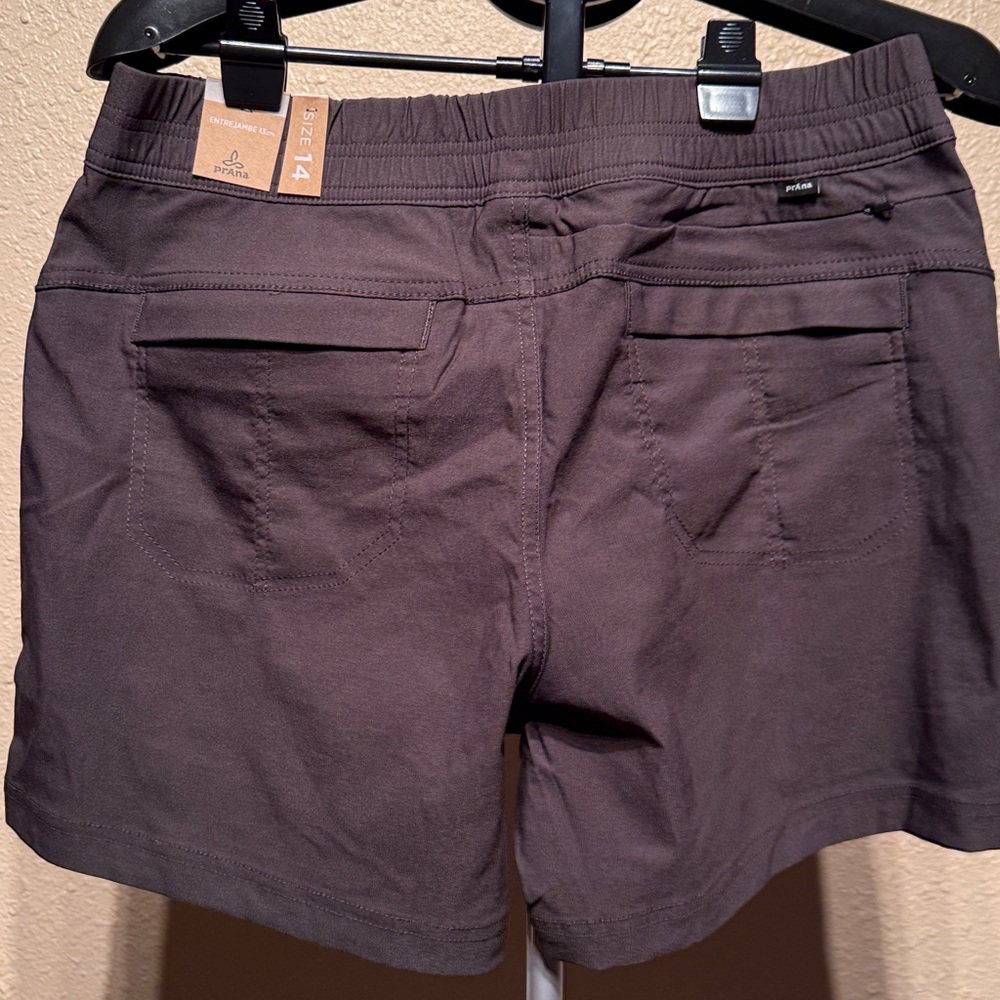 Women’s size 14 hiking shorts dark gray elastic waist stretchy relaxed fit $75 - Picture 5 of 12